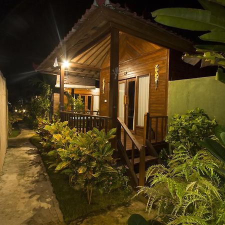 Amora Hut'S Nusa Lembongan  Exterior photo